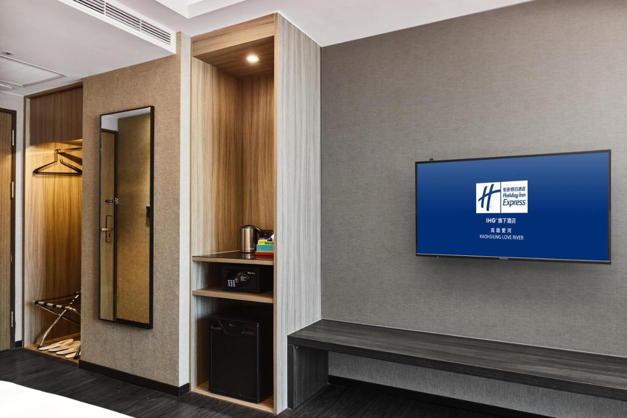 Holiday Inn Express Kaohsiung Love River By Ihg Exteriör bild