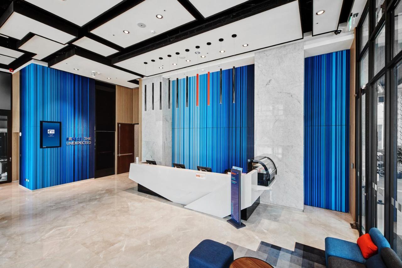 Holiday Inn Express Kaohsiung Love River By Ihg Exteriör bild