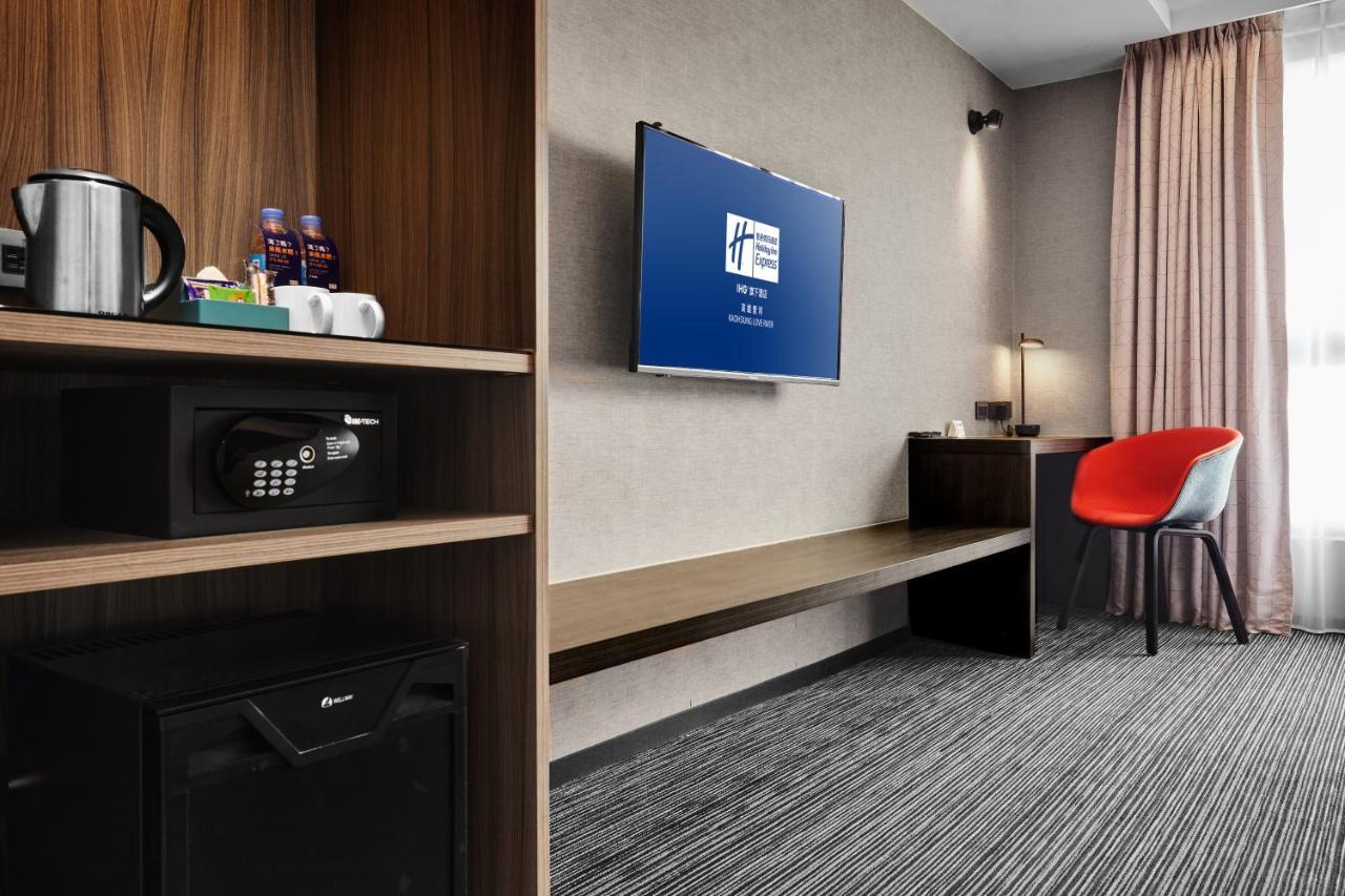 Holiday Inn Express Kaohsiung Love River By Ihg Exteriör bild