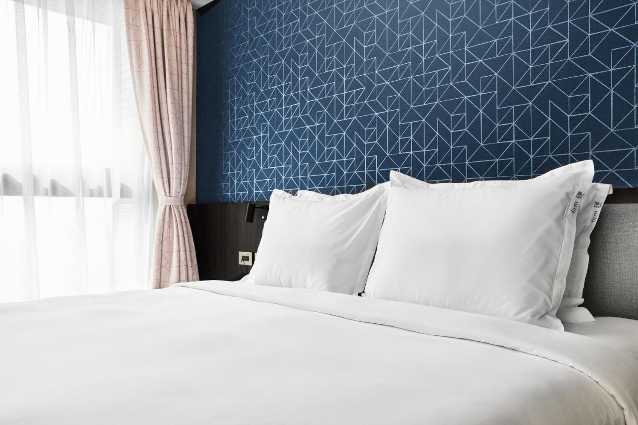 Holiday Inn Express Kaohsiung Love River By Ihg Exteriör bild