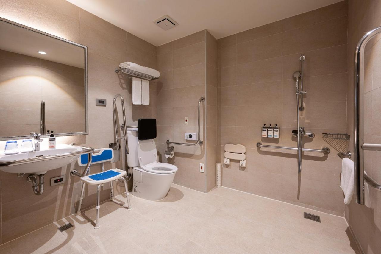 Holiday Inn Express Kaohsiung Love River By Ihg Exteriör bild